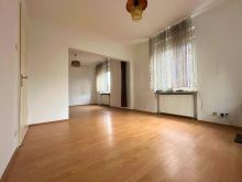 Wohnzimmer EG Betreten. Entdecken. Verwandeln: Ein Zweifamilienhaus mit M�glichkeiten