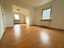 Wohnzimmer OG Betreten. Entdecken. Verwandeln: Ein Zweifamilienhaus mit M�glichkeiten