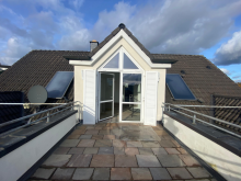 Balkon DG Stil. Raum. Charakter. Stadtvilla mit 2 Apartments in Neuenrader Toplage