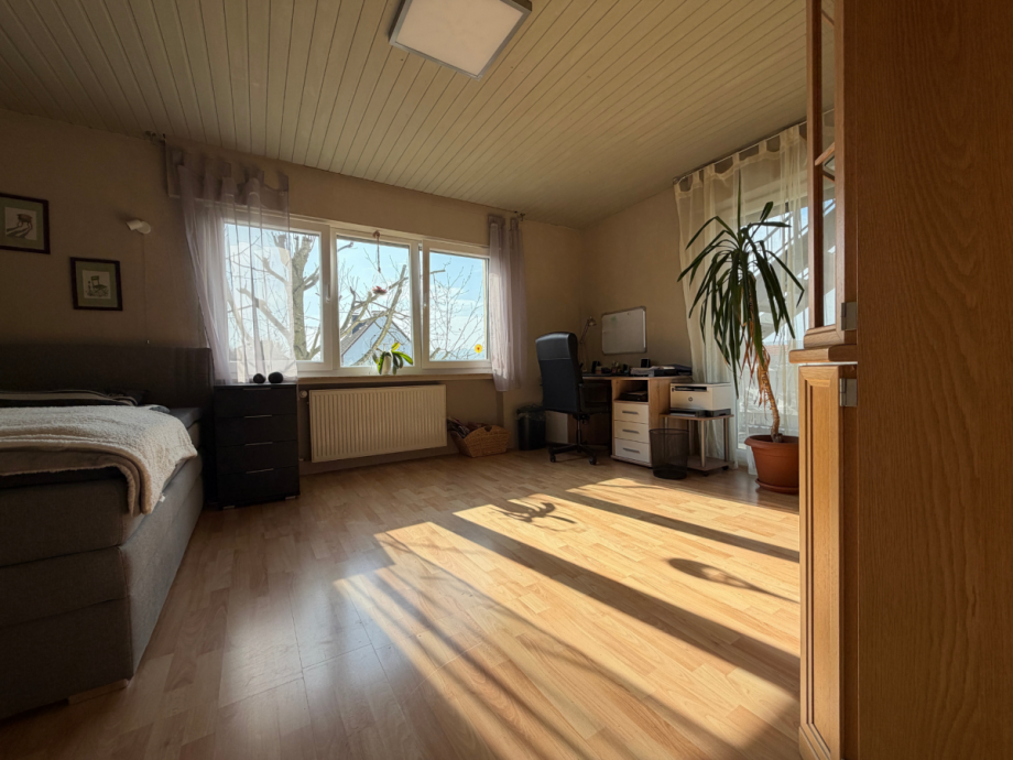 Schlafzimmer 1 Obergeschoss Erdgeschosswohnung Menden (Sauerland)