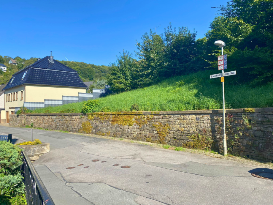 Ansicht von rechts Wohngrundst�ck Altena