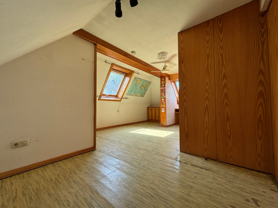 Schlafzimmer 1 DG Einfamilienhaus Balve