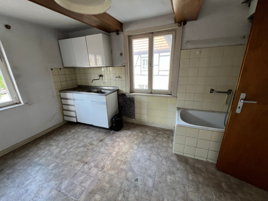 Wohnk�che mit Badewanne im OG Einfamilienhaus Balve
