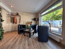 Souterrain - Wartebereich im Salon Mitten in Balve: Ein Wohn- & Gesch�ftshaus voller M�glichkeiten
