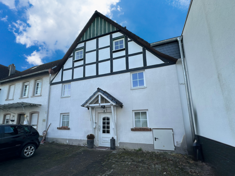 Hausansicht Balve Etagenwohnung Wohnen �ber 2 Etagen: Ihr neues Zuhause in Balve