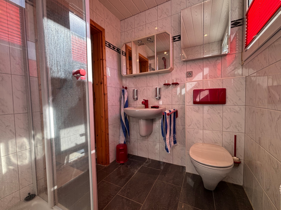 Badezimmer 1. Obergeschoss Einfamilienhaus Altena