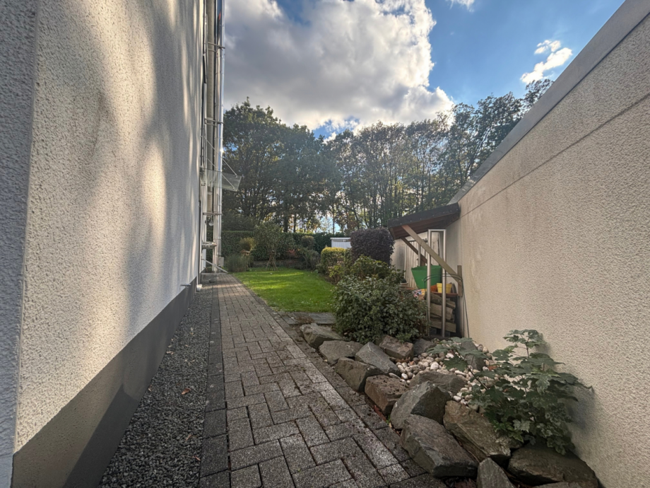 Weg zum Garten Reiheneckhaus L�denscheid