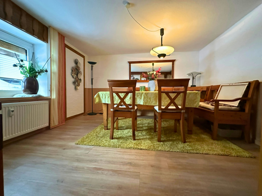 Esszimmer Hauptwohnung Erdgeschoss Doppelhaush�lfte Balve