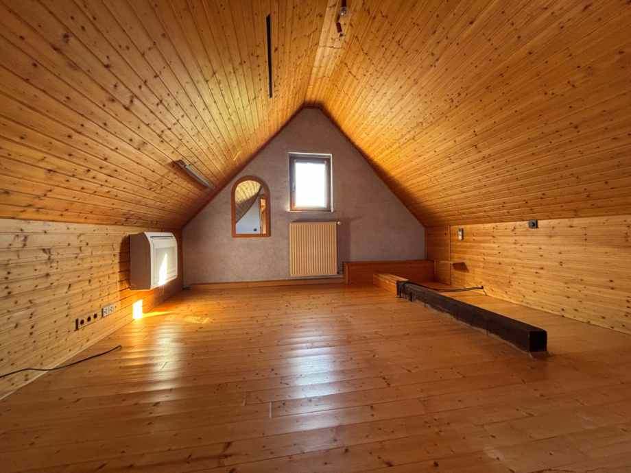 Zimmer 1 Dachgeschoss Einfamilienhaus Altena
