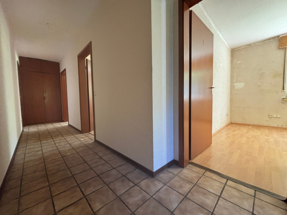 Flur Erdgeschoss Wohnung Mehrfamilienhaus Neuenrade
