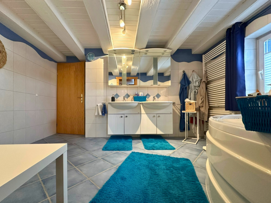 Badezimmer Hauptwohnung Obergeschoss Doppelhaush�lfte Balve