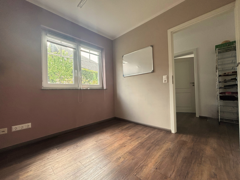 Flexibel nutzbares Zimmer im Erdgeschoss Einfamilienhaus Neuenrade