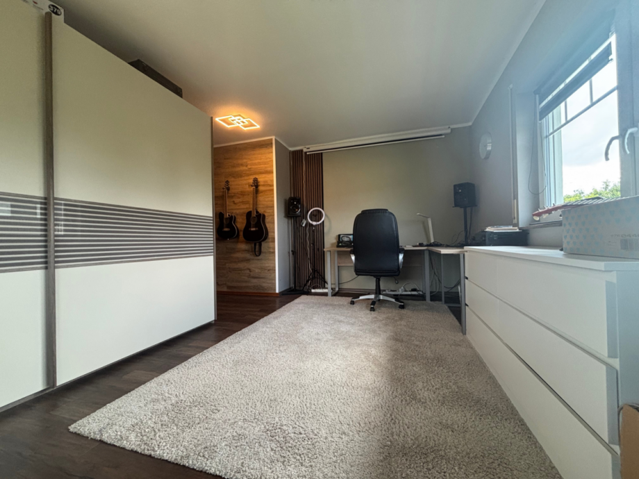 Schlafzimmer 2 1. OG Einfamilienhaus Neuenrade