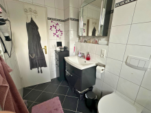 Badezimmer OG Altbau trifft Komfort: Viel Raum auf drei Etagen