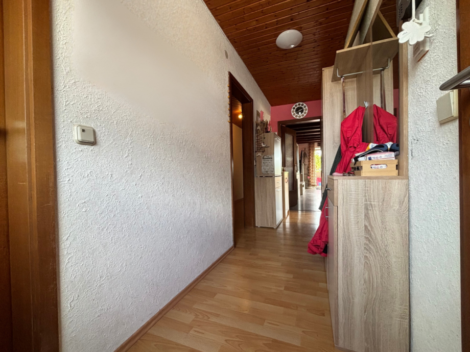 Diele Dachgeschoss Wohnung Mehrfamilienhaus Neuenrade