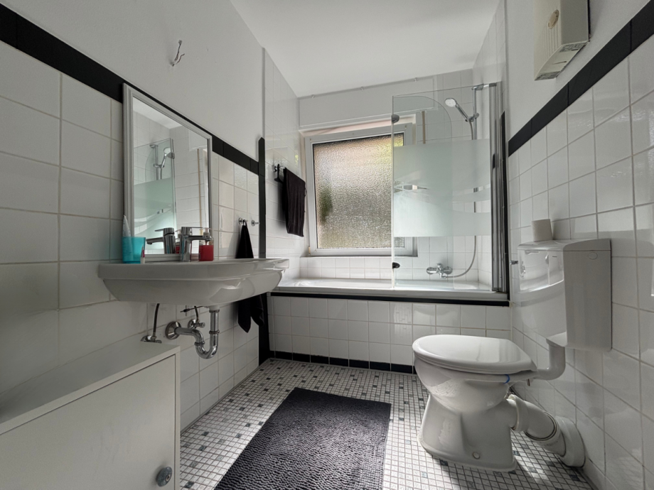 Badezimmer Souterrainwohnung Balve