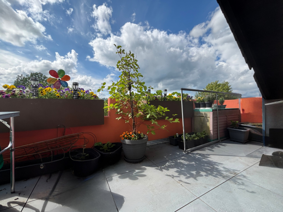 Balkon Dachgeschoss Wohnung Mehrfamilienhaus Neuenrade