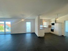 Wohnzimmer Erdgeschosswohnung  Dornr�schen  erwacht aus ihrem Sch�nheitsschlaf