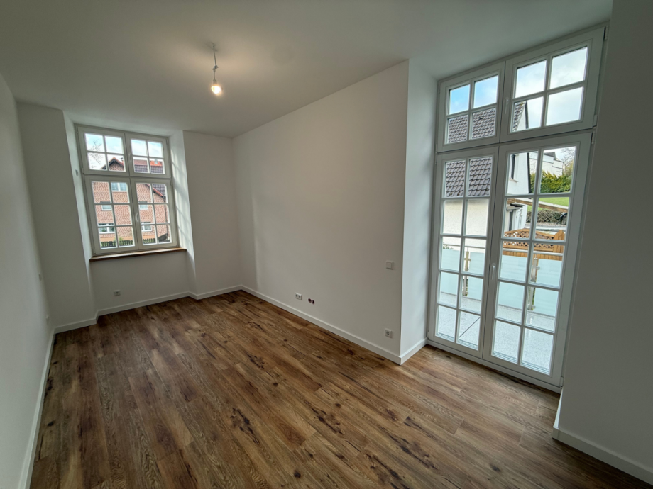 Schlafzimmer mit Balkonzugang Wohnung Balve
