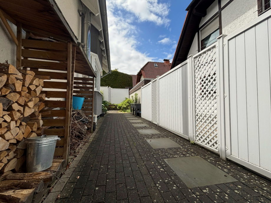 Eingang von drau�en zum Garten Einfamilienhaus Hemer