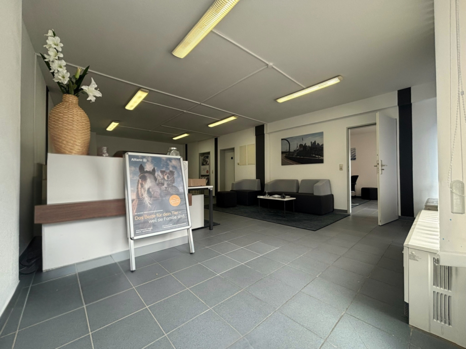 Eingangsbereich B�rohaus Balve