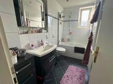 Badezimmer OG Altbau trifft Komfort: Viel Raum auf drei Etagen