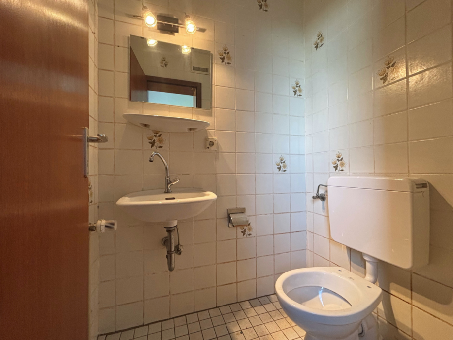 G�ste-WC Erdgeschosswohnung Neuenrade