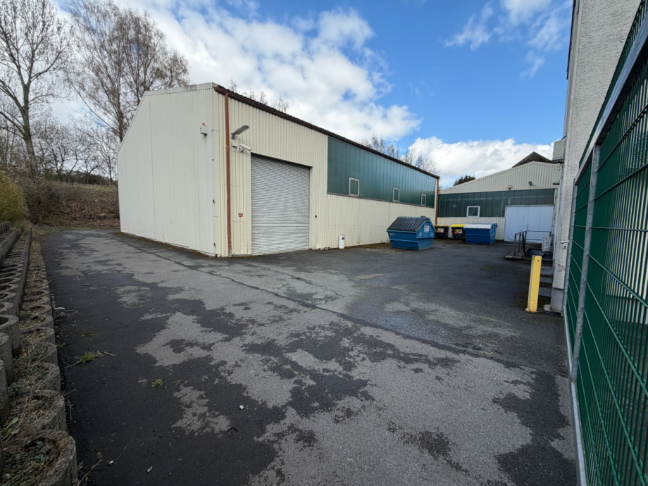 Innenhof Halle / Lager / Produktion Neuenrade