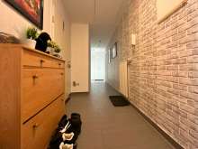 Flur Sch�ne Eigentumswohnung inkl. Einbauk�che und Garage