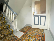 Hausflur OG Betreten. Entdecken. Verwandeln: Ein Zweifamilienhaus mit M�glichkeiten