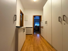 Flur EG Altbau trifft Komfort: Viel Raum auf drei Etagen